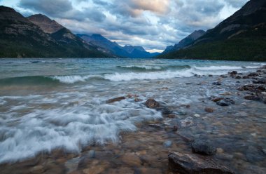 Üst Waterton Gölü Waterton Gölü Milli Parkı'nda