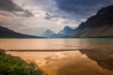 Yay Gölü Banff National Park, Alberta, huysuz bir sabah