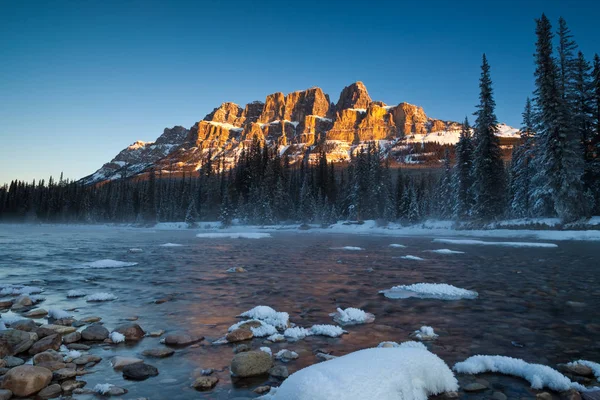 Vár-hegy Banff National Park, Alberta, Kanada — Stock Fotó