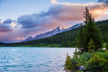 Yay Gölü Banff National Park, Alberta güneş doğarken