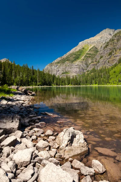 Avalanche Lake i Glacier National Park, Montana — Stockfoto