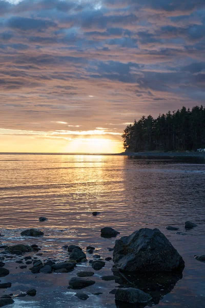 Ηλιοβασίλεμα πάνω από τον Ειρηνικό Ωκεανό από Vancouver Island, Βρετανική Κολούμπια — Φωτογραφία Αρχείου