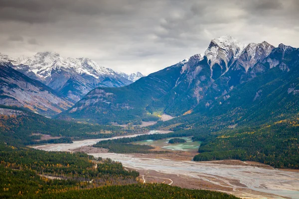 Autumn in the Canadian Rocky Mountains of British Columbia — Stock Photo, Image