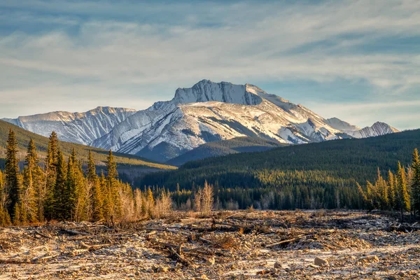 Fisher Peak, uma montanha em Kananaskis nas Montanhas Rochosas Canadenses, Alberta — Fotografia de Stock