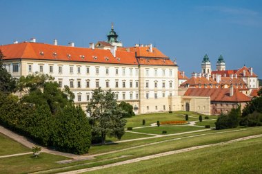 Valtice, Çek Cumhuriyeti-5 Eylül 2012: Çek Cumhuriyeti 'nin güneyindeki Moravia 'da güzel Valtice Chateau
