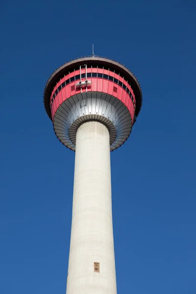 Calgary, alberta, canada - 7. März 2009: der Calgary Tower in der Innenstadt von Calgary, alberta — Stockfoto