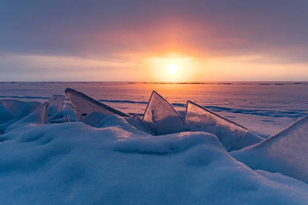 Ghiaccio Trasparente Del Lago Baikal Raggi Del Sole Dell Alba — Foto Stock