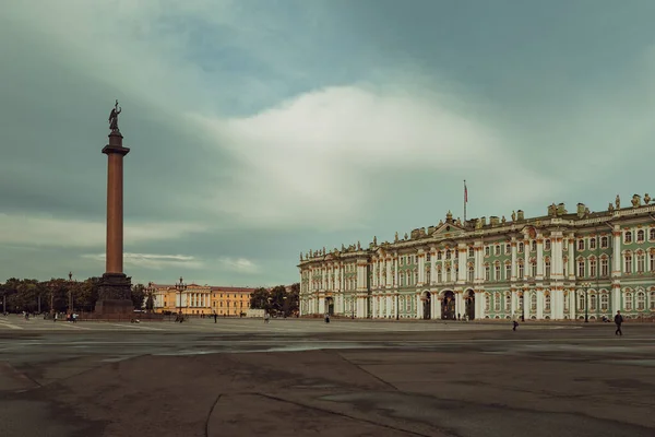 Saint Petersburg Saray Meydanı Skender Sütunu Manzarası Alexander Sütunu — Stok fotoğraf