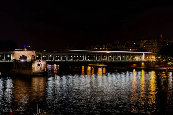 Bahn Überquerung Passy Bir Hakeim Brücke Der Nacht Paris Frankreich — Stockfoto