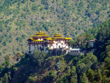 Trashigang Dzong - Doğu Bhutan. Uğurlu Hill Fortress Bhutan en büyük dzong kalede biridir.