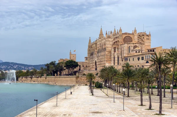 La Seu, la Catedral de Palma de Mallorca - Islas Baleares, España . — Foto de Stock