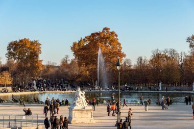 Sonbaharda Jardin des Tuileries - Paris, Fransa