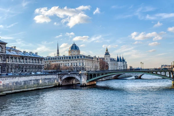 Tribunal de Commerce on the Ile de la Cite - Παρίσι, Γαλλία — Φωτογραφία Αρχείου