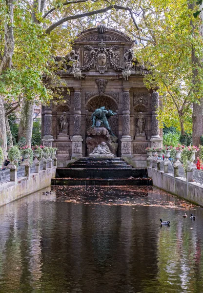 Fountaine de Medicis, Jardín du Luxembourg, París —  Fotos de Stock