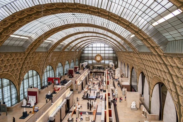 Orsay Müzesi ana salona bir saatli - Paris, Fransa
