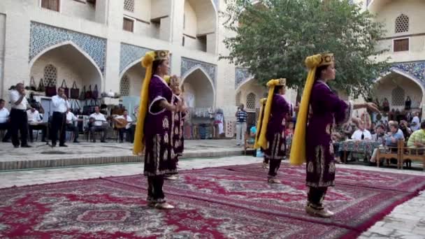 Bukhara Uzbequistão Dança Tradicional Uzbeque Meninas — Vídeo de Stock