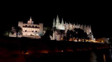 Palma de Mallorca Katedrali ve Almudaina gece Timelapse-B
