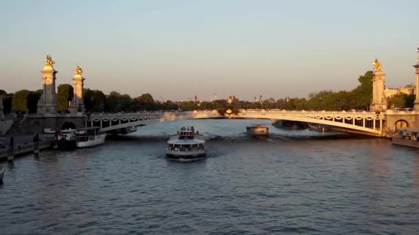 Sonnenuntergang über seinem Fluss - Paris Frankreich — Stockvideo