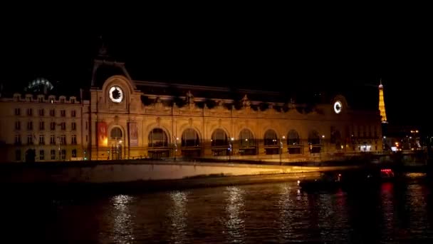 晚上在巴黎的多赛博物馆的时光流逝 — 图库视频影像
