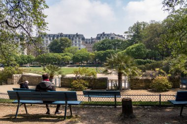 Paris'te Square Saint Lambert