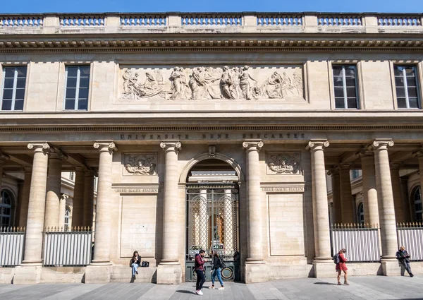 Paris'te Universite Rene Descartes