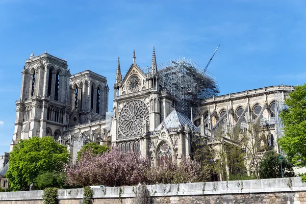 巴黎圣母院，2019年4月17日：火灾后 — 图库照片