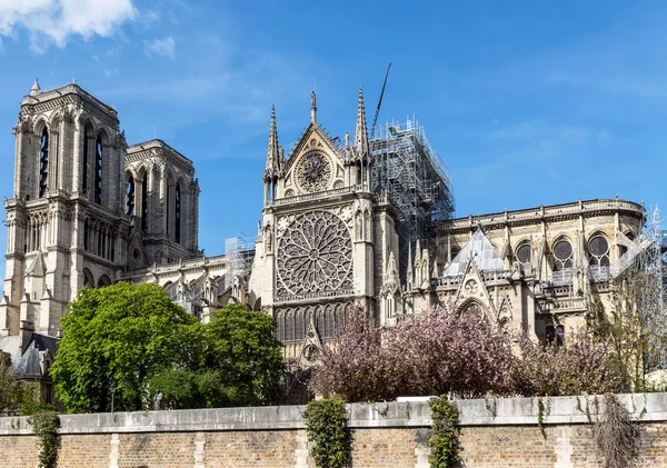 Notre Dame de Paris am 17. April 2019: nach dem Brand — Stockfoto