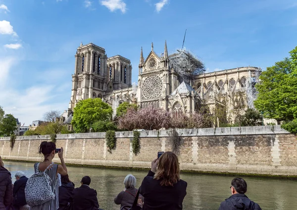 Notre Dame de Paris am 17. April 2019: nach dem Brand — Stockfoto