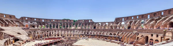 Interiér Kolosea-Řím, Itálie — Stock fotografie