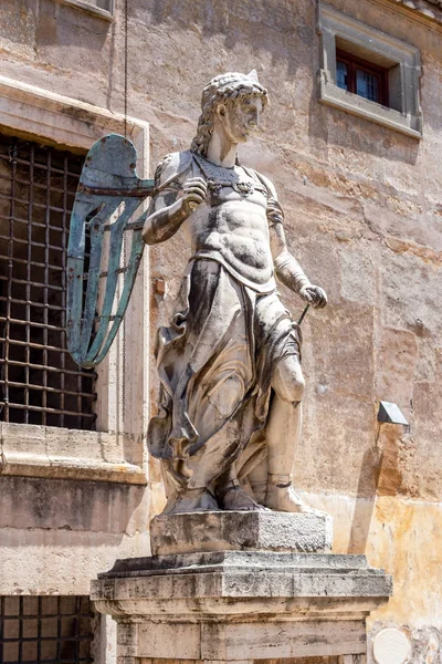 Estátua de Anjo dentro do Castelo de Santo Ângelo em Roma — Fotografia de Stock