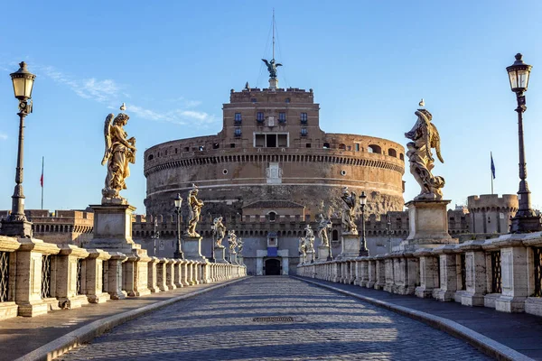 Ponte Santangelo şafakta - Roma, İtalya