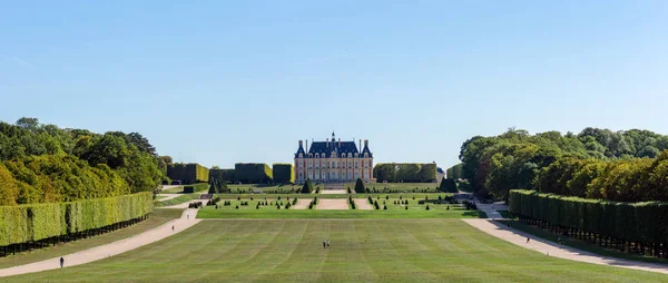 Chateau and parc de Sceaux in summer - О-де-Сен, Франция — стоковое фото