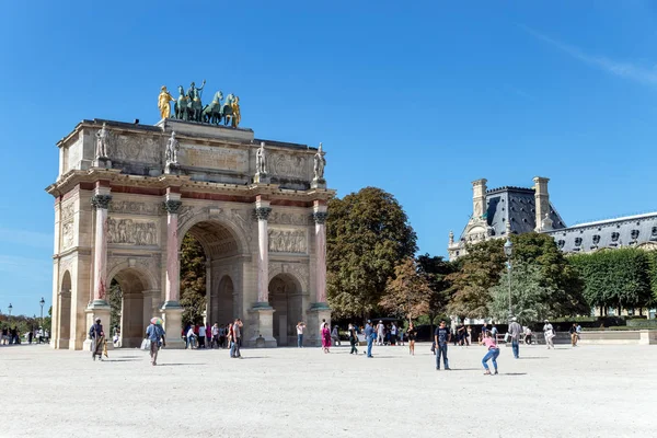 Arc de Triomphe du Carrousel at Tuileries Gardens, Париж — стоковое фото