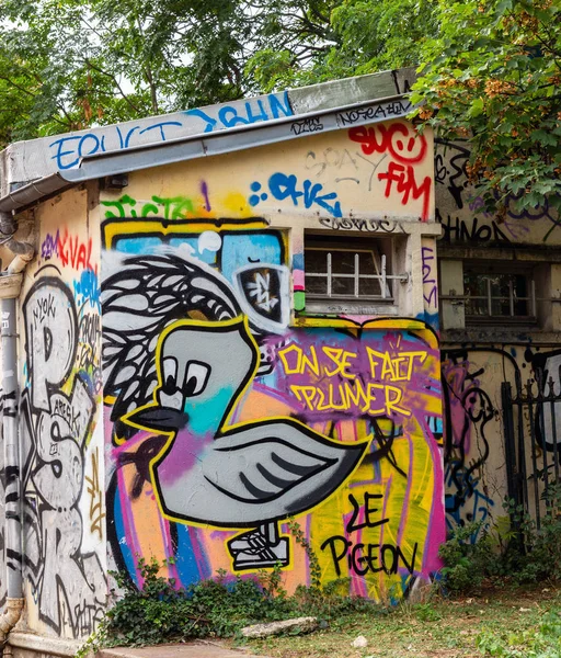 Paris'teki Petite Ceinture'un eski demiryolları