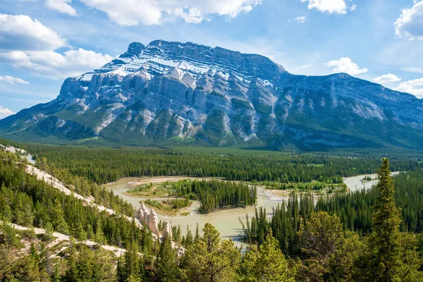Meandro del río Bow y Mount Rundle - Banff NP, Alberta, Canadá — Foto de Stock
