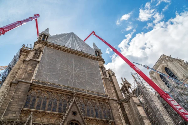 Paříž Francie Června 2020 Jeřábi Začínají Demontovat Katedrální Lešení Notre — Stock fotografie