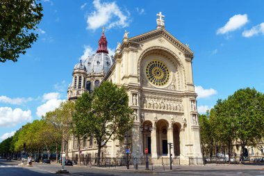 Paris, Fransa - 16 Ağustos 2020: Saint-Augustin Kilisesi. Malesherbes Bulvarı 'nda, Paris' in 8. Bölgesi 'nde bulunan bir Katolik kilisesi.