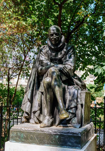 Париж Франция Августа 2020 Года Статуя Французского Философа Мишеля Экема — стоковое фото