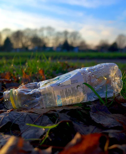 Bracknell England December 2018 Close Discarded Empty Plastic Bottle Volvic — Stock Photo, Image