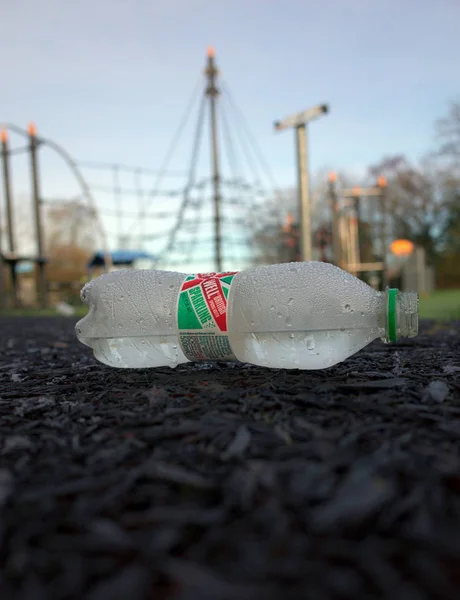 Bracknell England December 2018 Close Discarded Empty Plastic Bottle Abbey — Stock Photo, Image