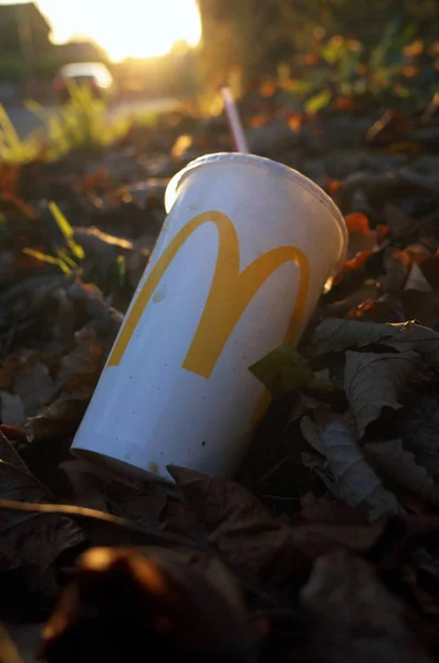 Bracknell England December 2018 Plastic Mcdonalds Drinking Cup Straw Discarded — Stock Photo, Image