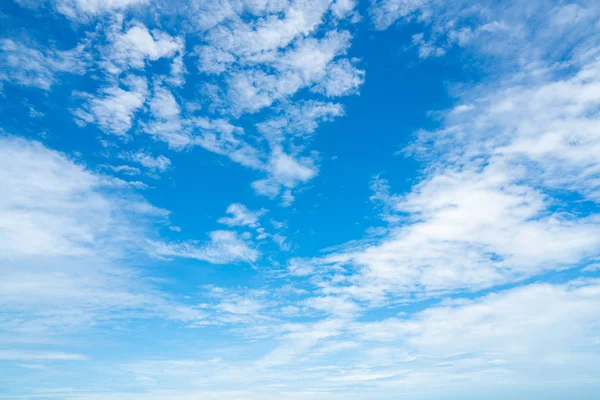 Hermoso Cielo Azul Nubes Blancas Fondo Abstracto Fondo Paisaje Nuboso —  Fotos de Stock