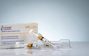 Chonburi, Tayland-Ekim 11, 2018: Clexane şırınga çözüm önceden doldurulmuş şırıngalar ve otomatik emniyet sistemi iğneyle enjeksiyon enjeksiyon için. Enoxaparin sodyum Dvt tedavi ve Pe için.  