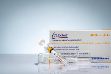 Chonburi, Tayland-Ekim 11, 2018: Clexane şırınga çözüm önceden doldurulmuş şırıngalar ve otomatik emniyet sistemi iğneyle enjeksiyon enjeksiyon için. Enoxaparin sodyum Dvt tedavi ve Pe için.  