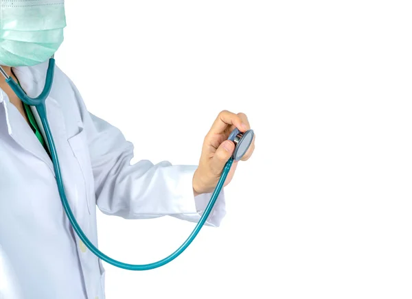 Stetoskop Hastanın Dinleme Kalp Atışı Için Tutan Doktor Beyaz Cüppe — Stok fotoğraf
