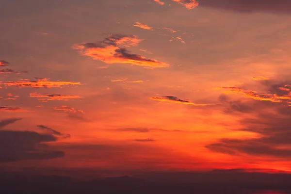 Dramatische Rote Und Orangefarbene Himmel Und Wolken Abstrakten Hintergrund Rot — Stockfoto