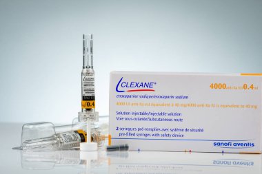 Chonburi, Tayland-Ekim 11, 2018: Clexane şırınga çözüm önceden doldurulmuş şırıngalar ve otomatik emniyet sistemi iğneyle enjeksiyon enjeksiyon için. Enoxaparin sodyum Dvt tedavi ve Pe için.  