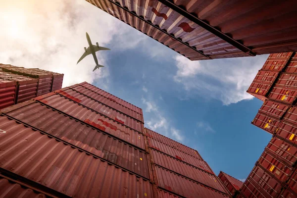 Vliegtuig Dat Boven Container Logistiek Vliegt Vracht Scheepvaart Containerschip Voor — Stockfoto