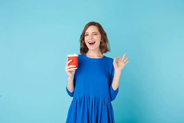 Jovem Bela Senhora Vestido Com Xícara Café Para Sobre Fundo — Fotografia de Stock