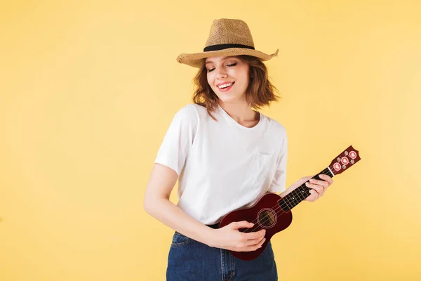 Retrato Señora Sonriente Sombrero Paja Pie Con Poca Guitarra Jugando —  Fotos de Stock